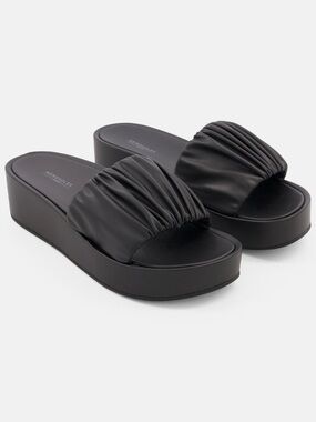 AEROSOLES Dada platform slides